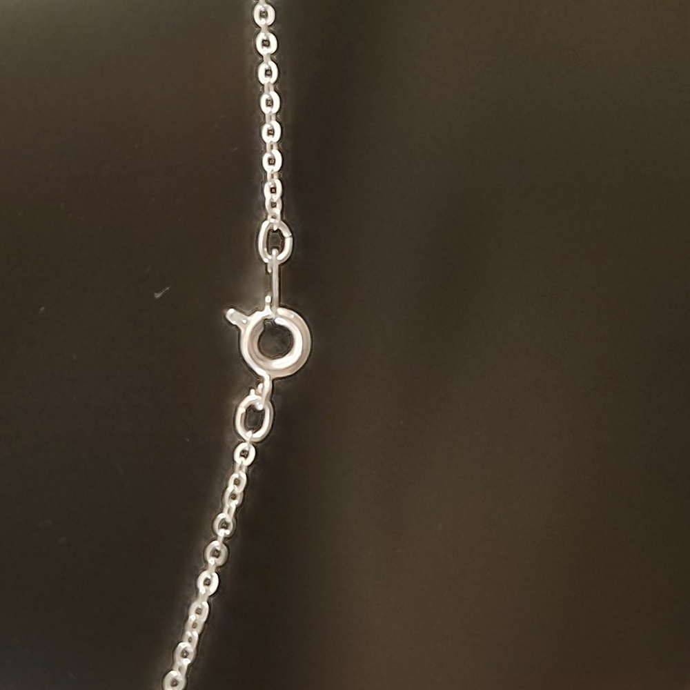Fleur-de-lis necklace - Picture 3 of 3